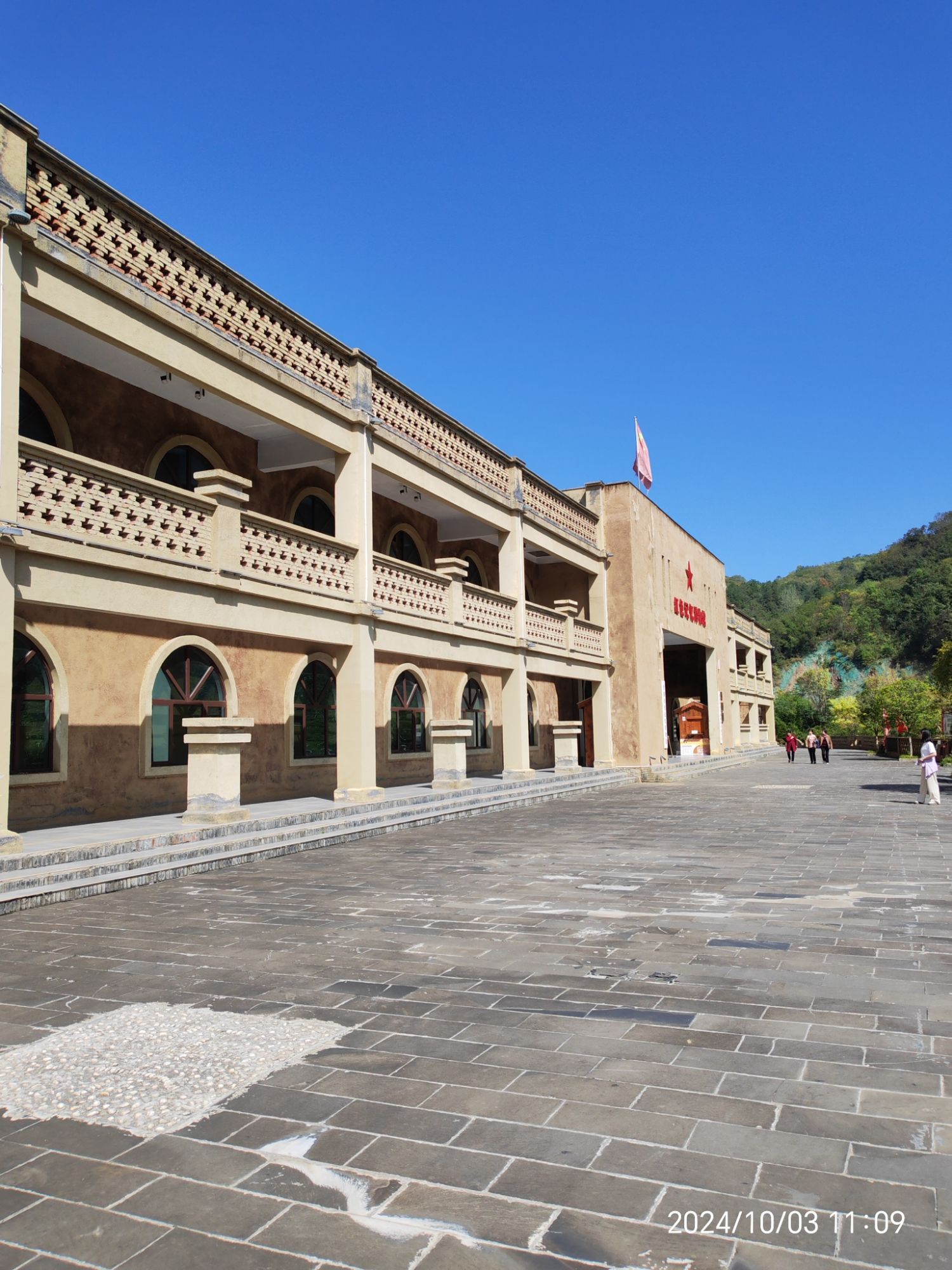 竹溪桃花岛夯土小镇景区