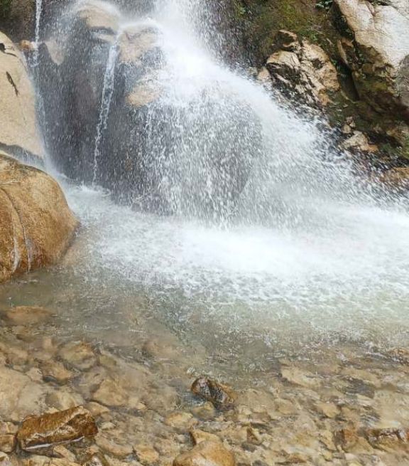龙涎瀑布旅行图片 1