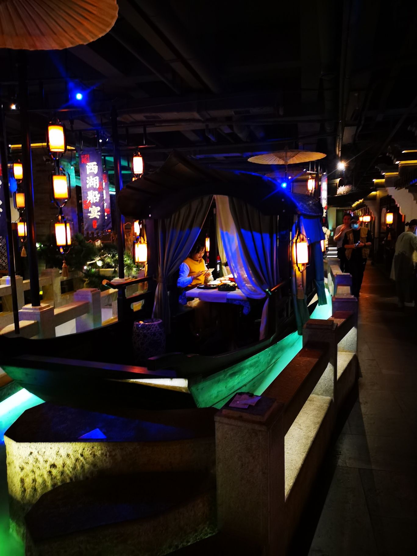 西湖船宴餐馆(万邦时代广场店)