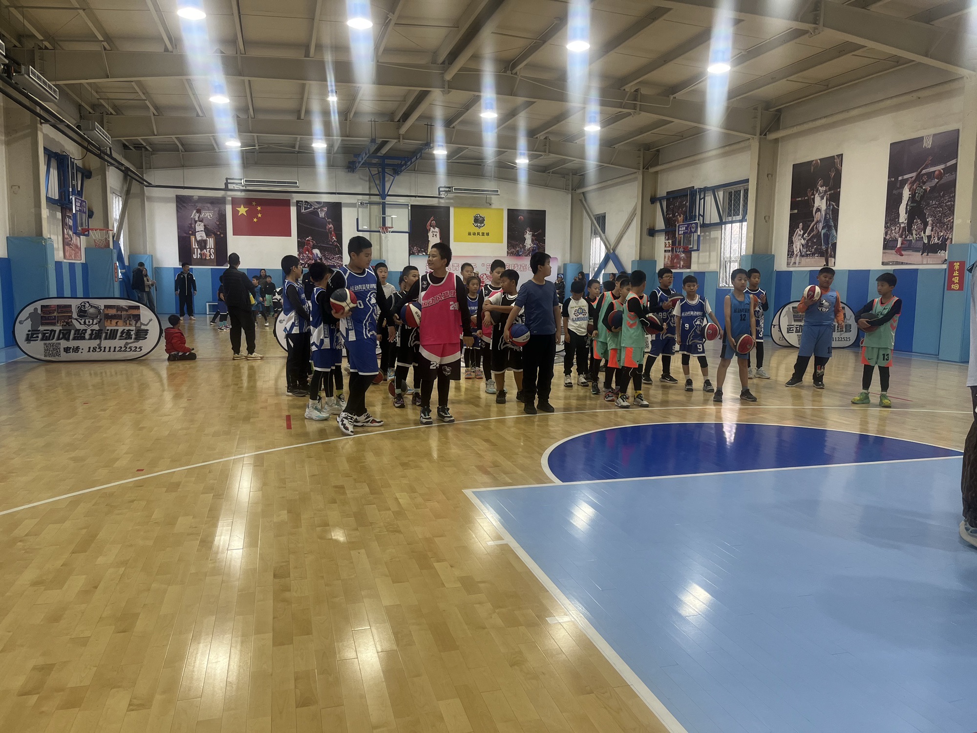 场地封面-运动风篮球训练营