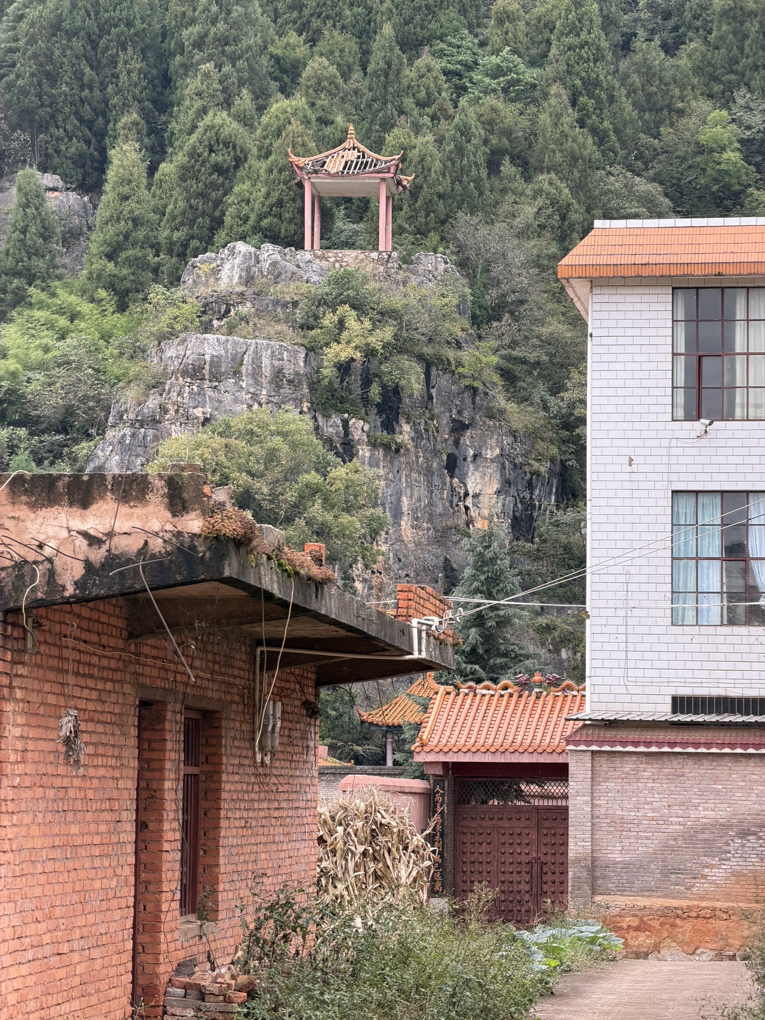 落水朝阳寺实景照片