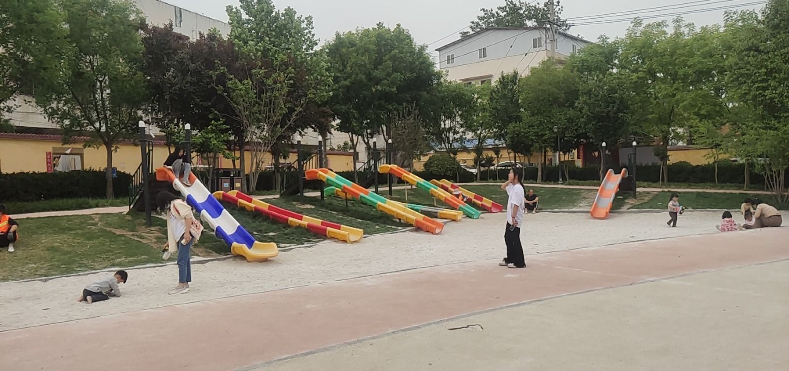 西华县快乐童年小公园旅行图片 1