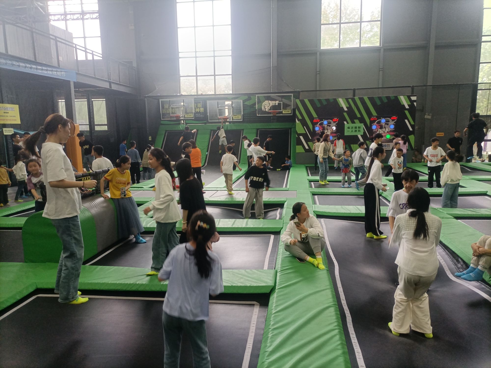 河上街运动神兽旅行图片 1