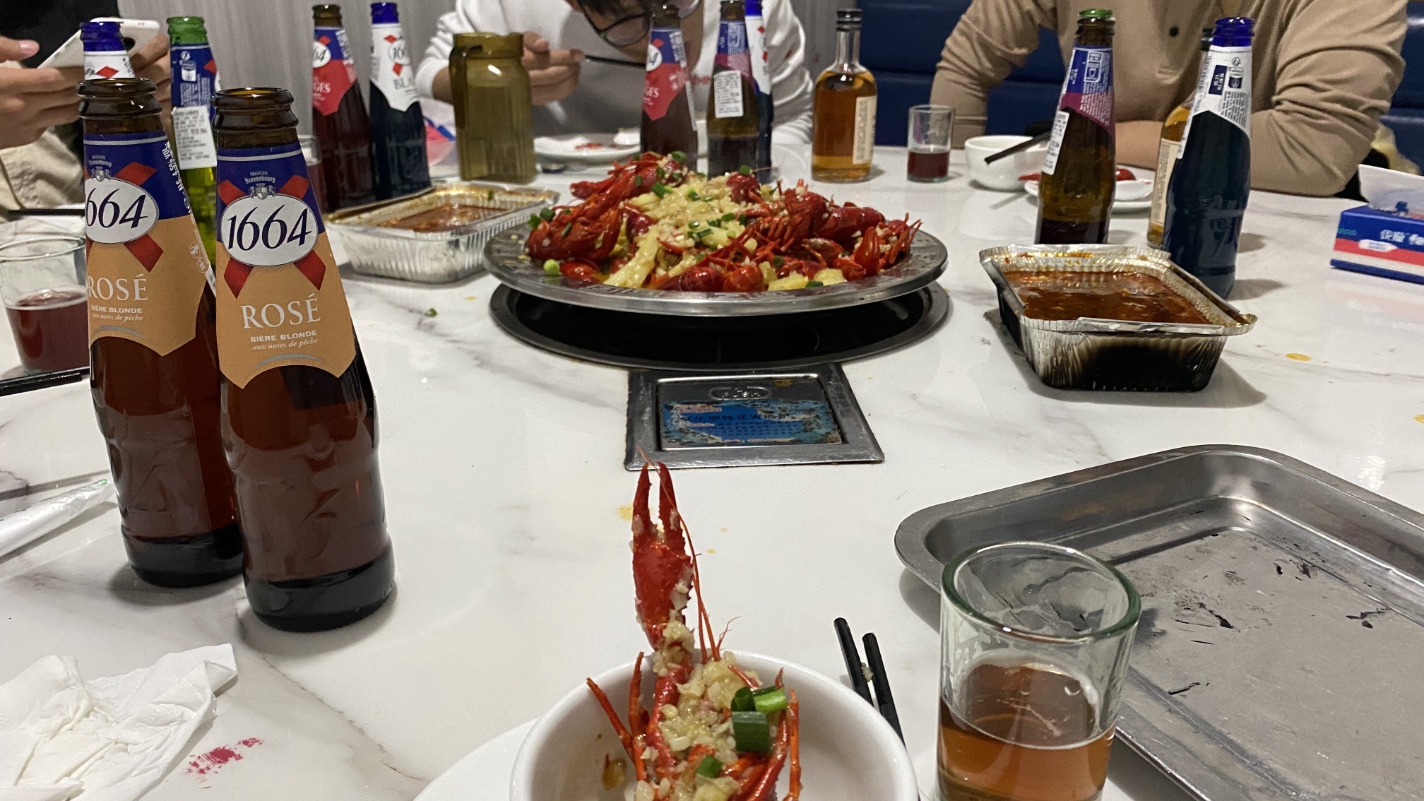 孤狼行龙虾碳烤主题餐厅(盉街示范店)