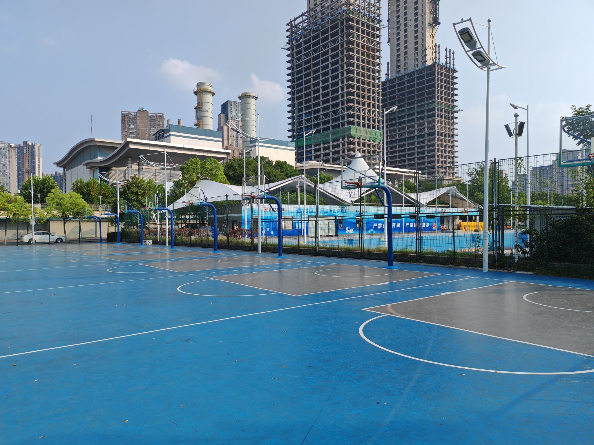 场地封面-武昌江滩篮球场