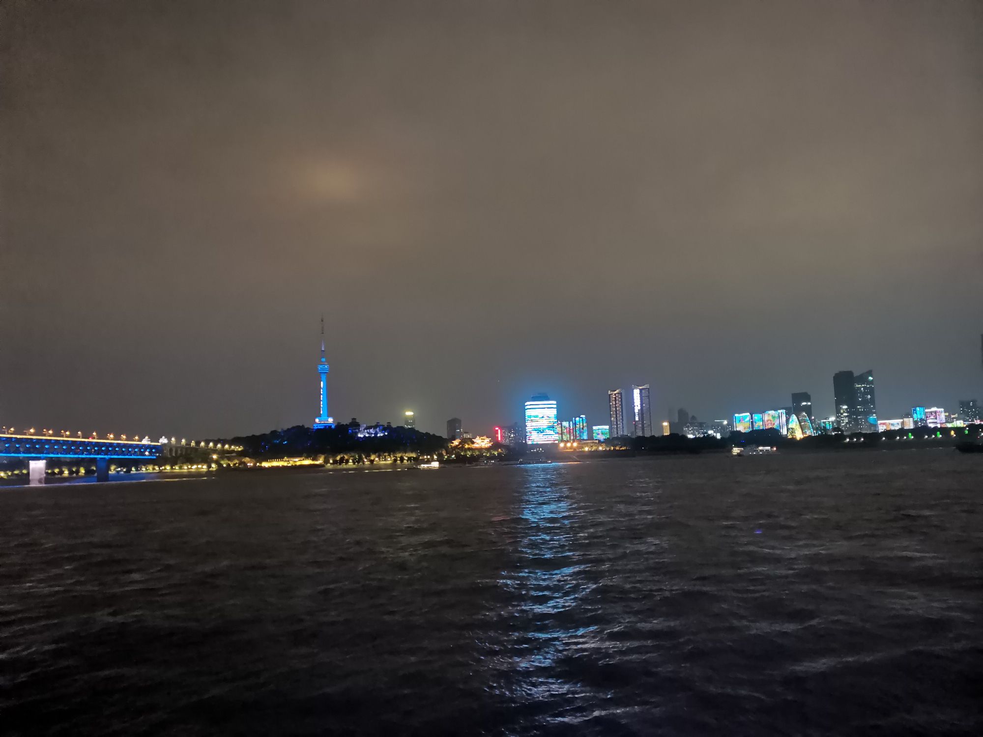 武汉君旅号长江游览(夜游长江)旅行图片 3