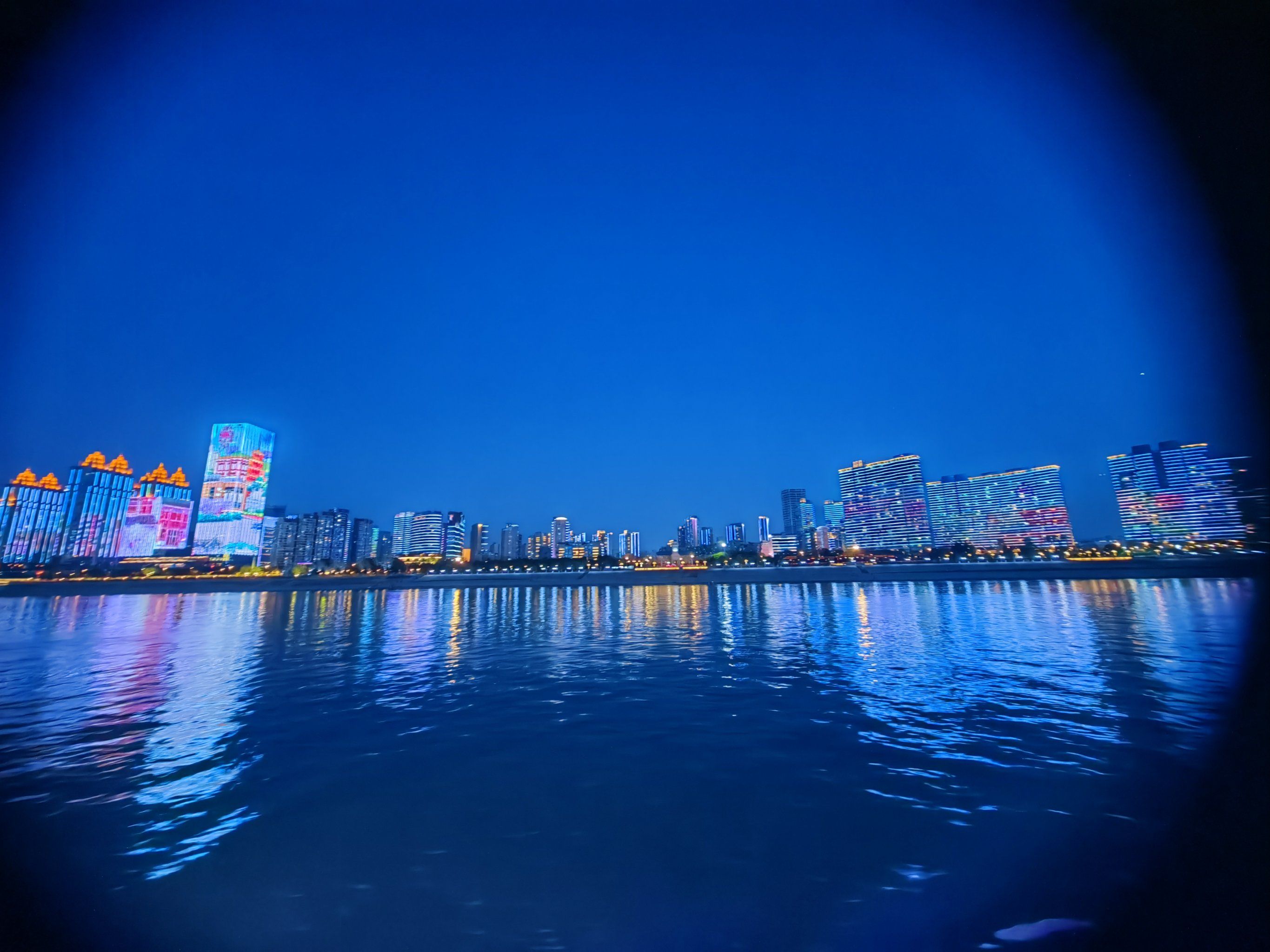 武汉君旅号长江游览(夜游长江)旅行图片 1