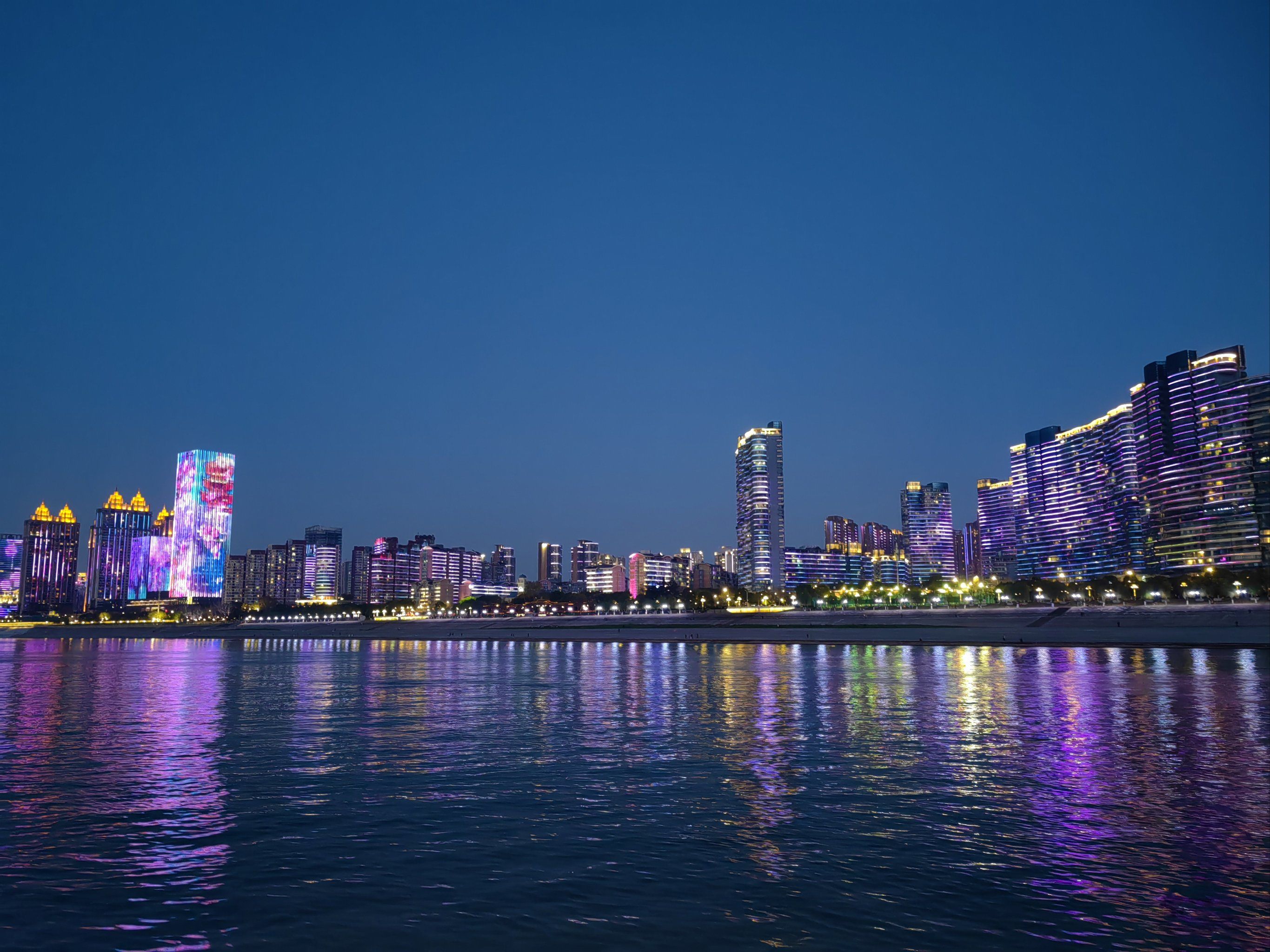 武汉君旅号长江游览(夜游长江)旅行图片 3