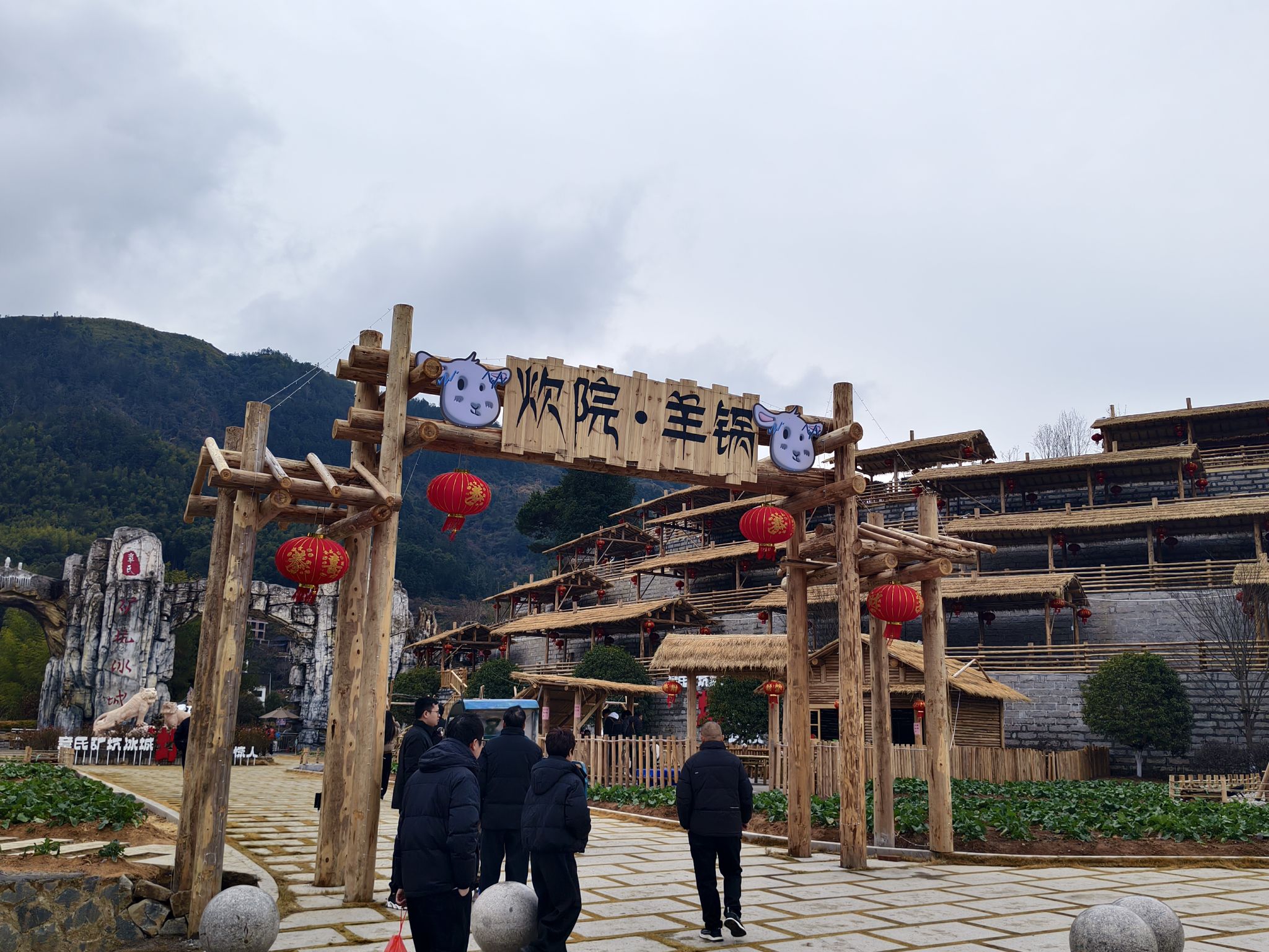 矿坑冰城旅行图片 2