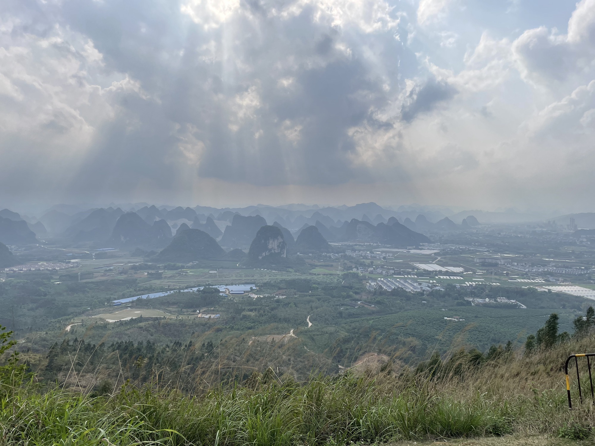 螺蛳粉小镇飞行营地旅行图片 1