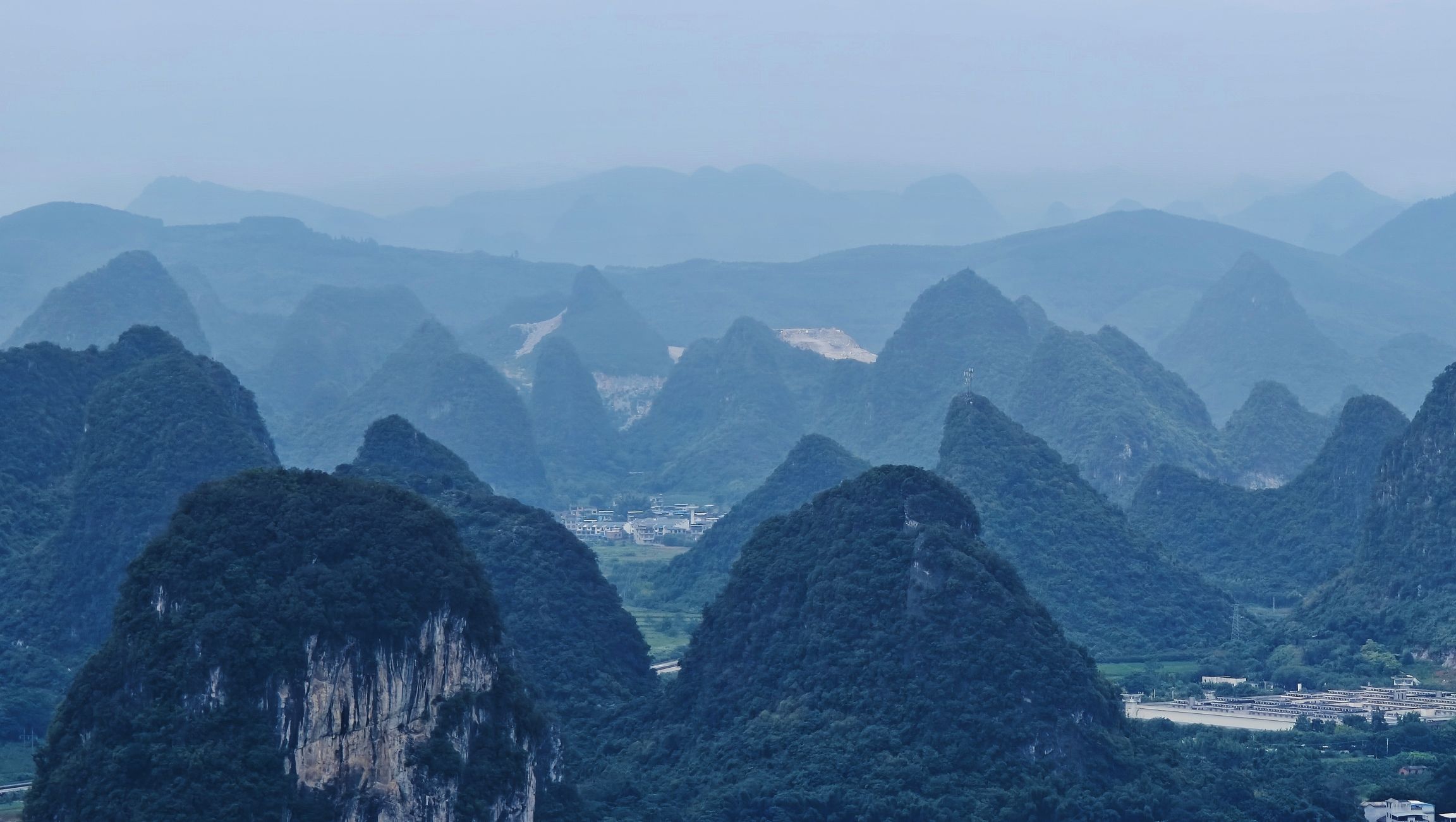 螺蛳粉小镇飞行营地旅行图片 1