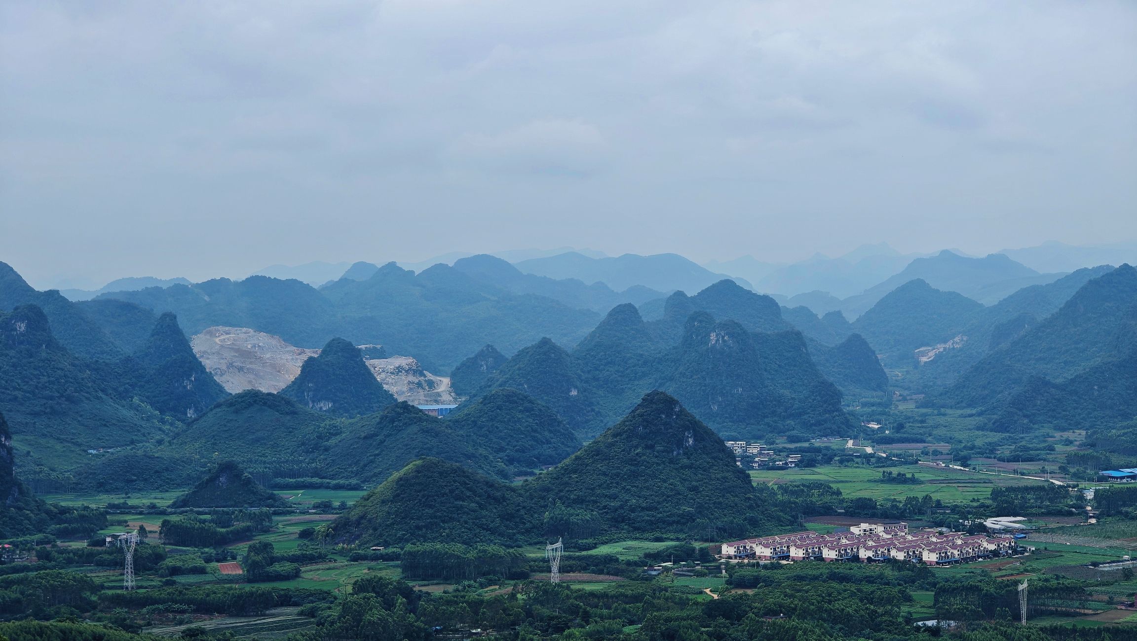 螺蛳粉小镇飞行营地旅行图片 2