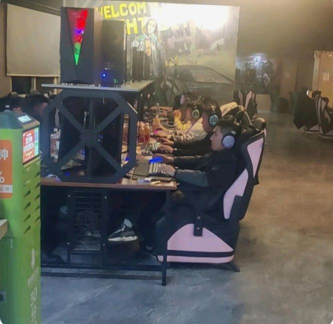 鲨鱼网咖(鲨鱼电竞馆)