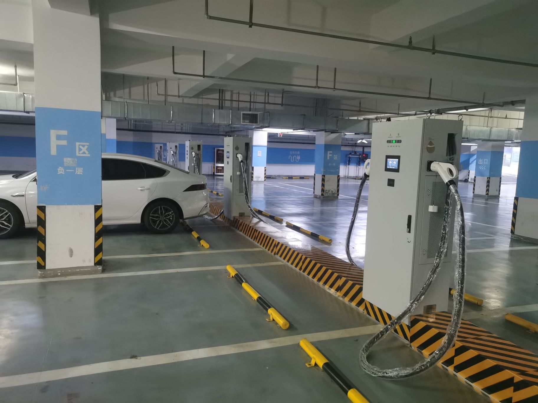 合肥充电新站区黉街停车场充电站