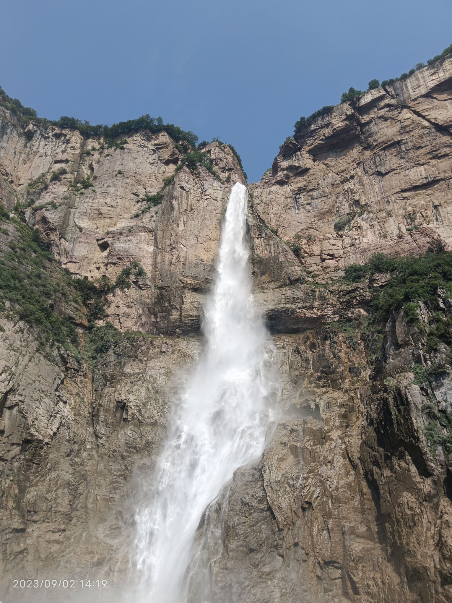 宝泉飞龙瀑