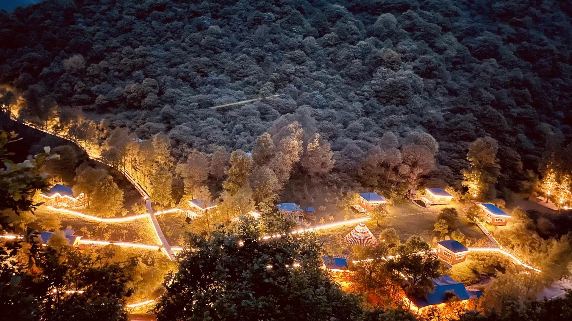 甘南第一村·太阳沟生态旅游度假村