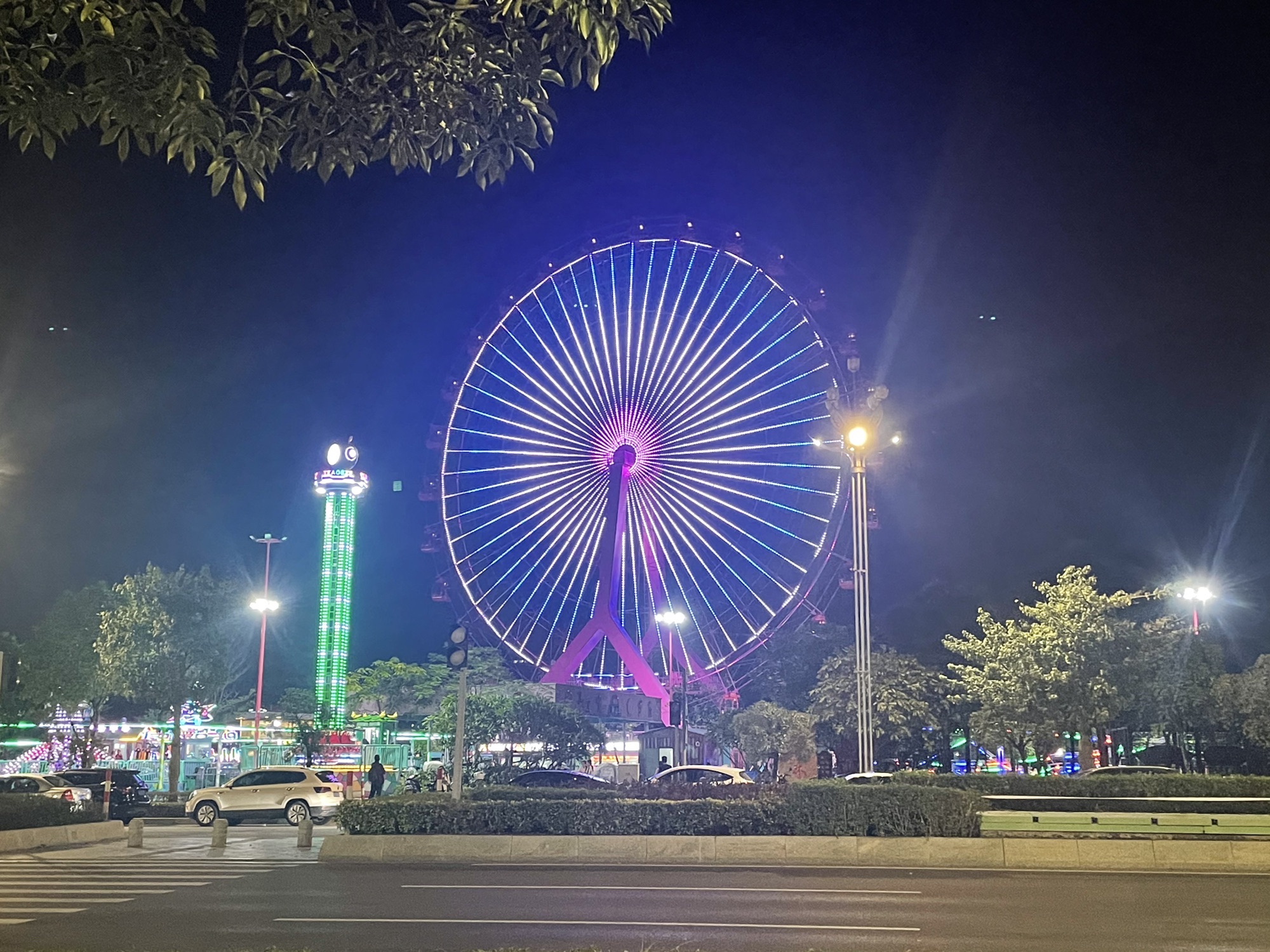 砚阳湖景区P2停车场