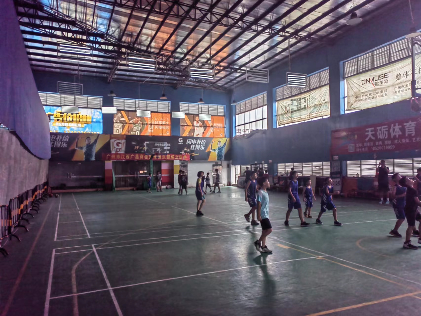 场地封面-天砺体育城(羽毛球篮球馆)