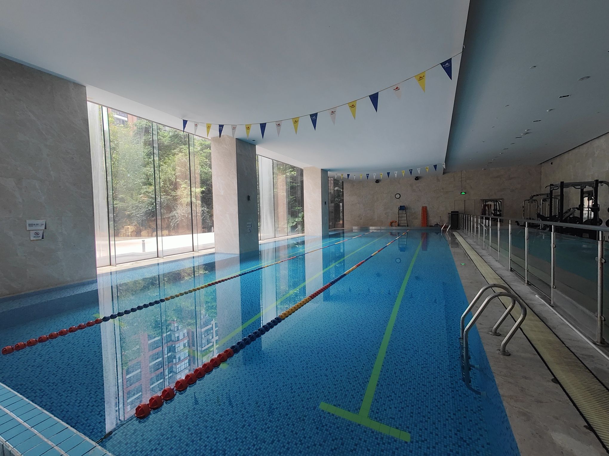 场地封面-华润银湖蓝山游泳池