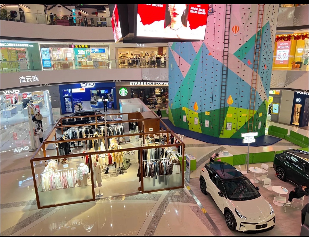 万达广场台州经开店地下停车场