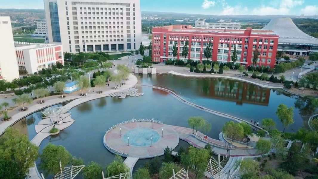 鞍山职业技术学院