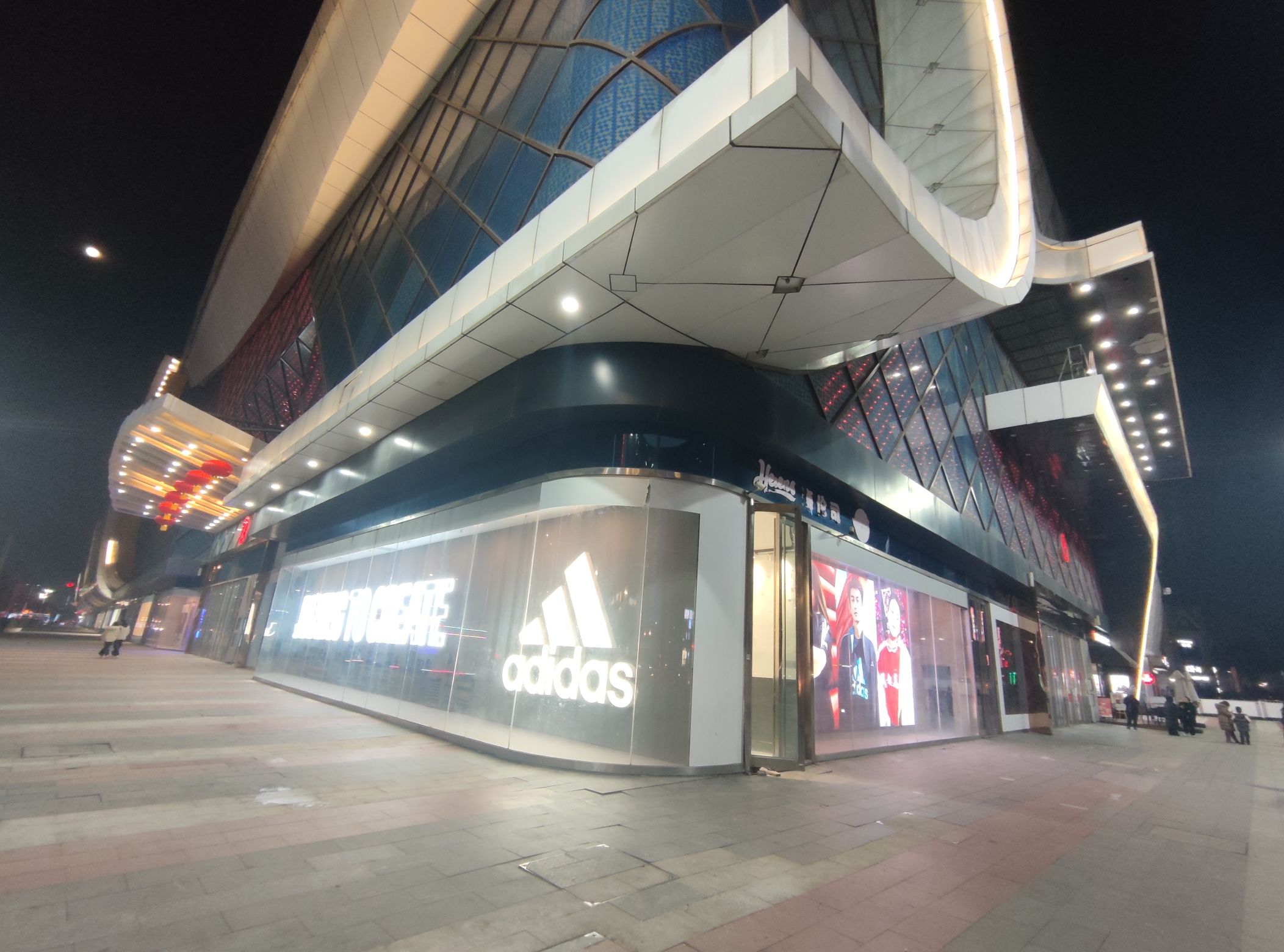 阿迪达斯(嘉兴南湖万达广场店)