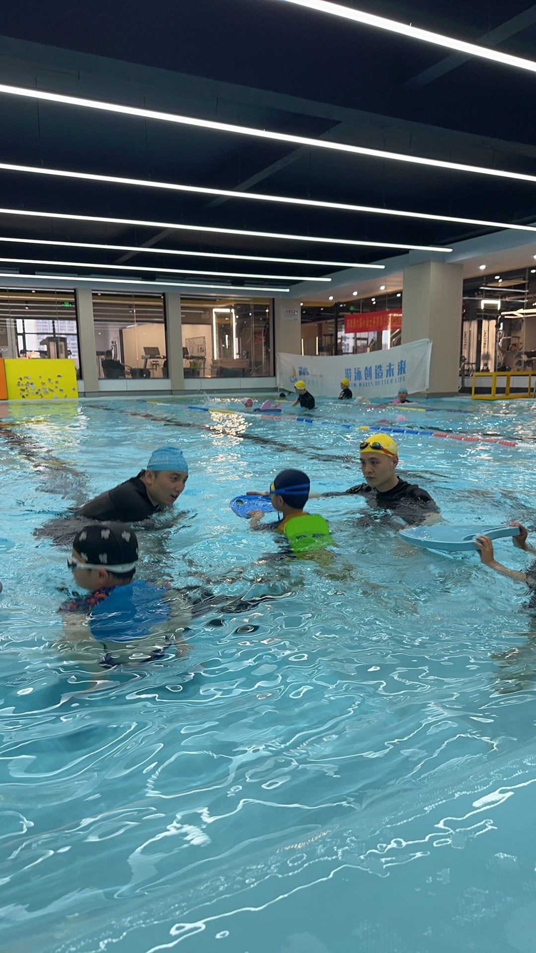 场地封面-萌帆儿童游泳体能训练中心(龙湖店)