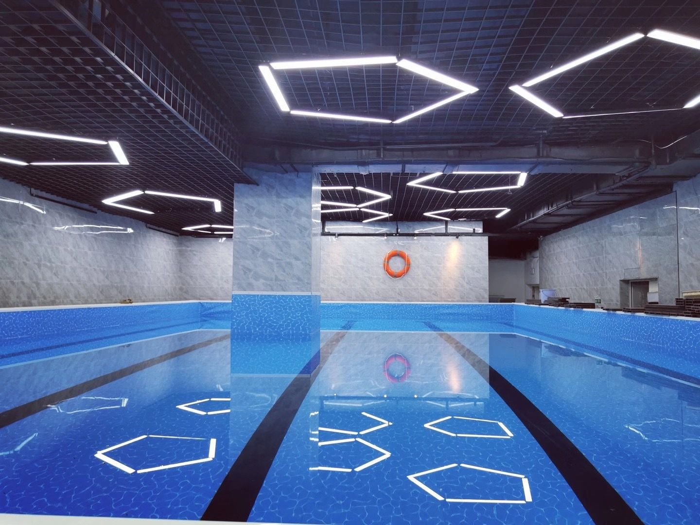 场地封面-赫尔思游泳健身(徐东店)