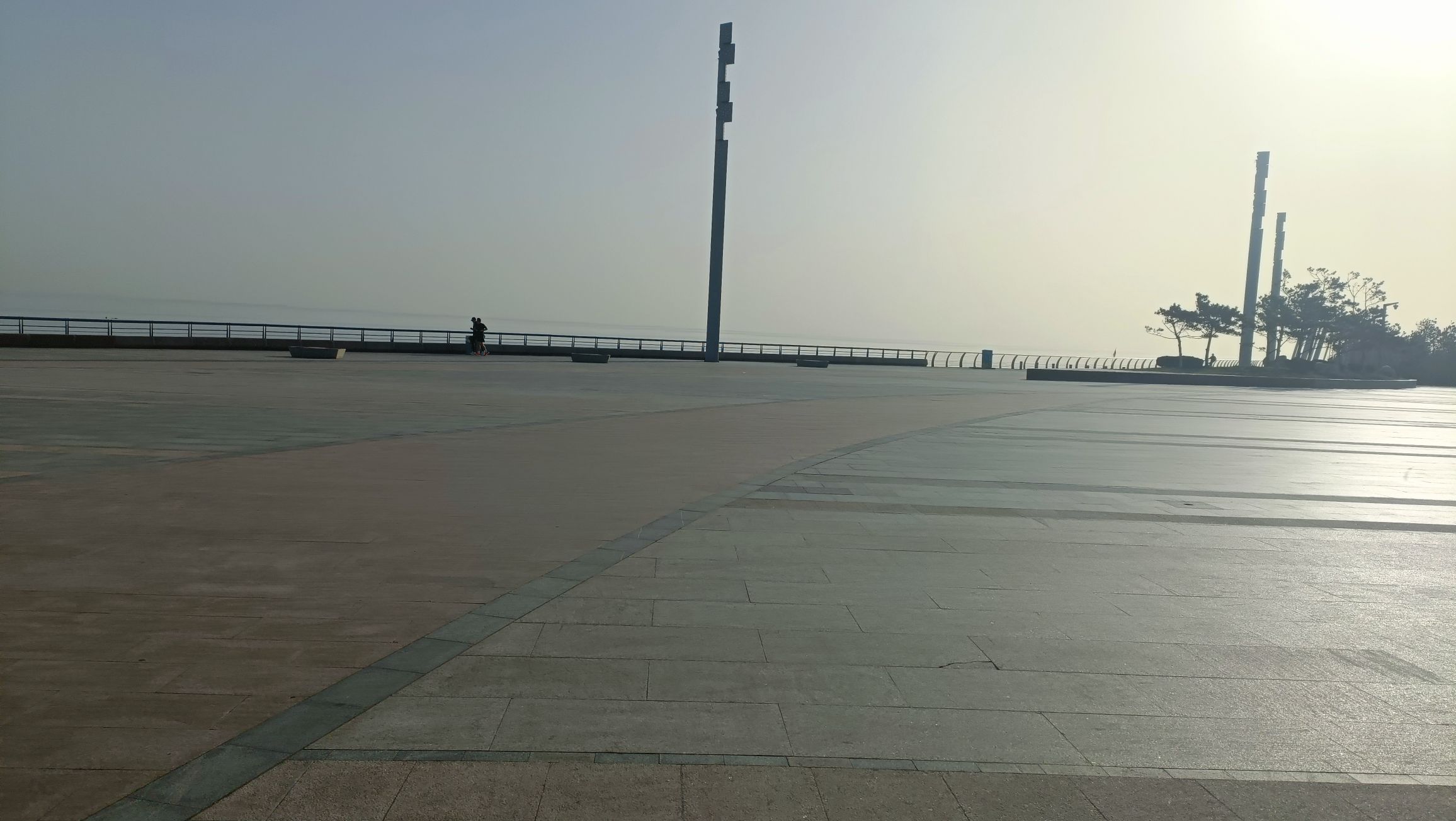 烟台之夜七彩长廊广场旅行图片 3