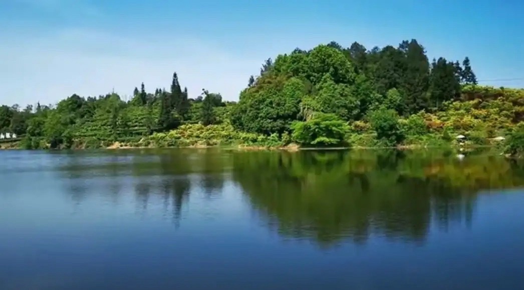 名山月亮湖景区旅行图片 3