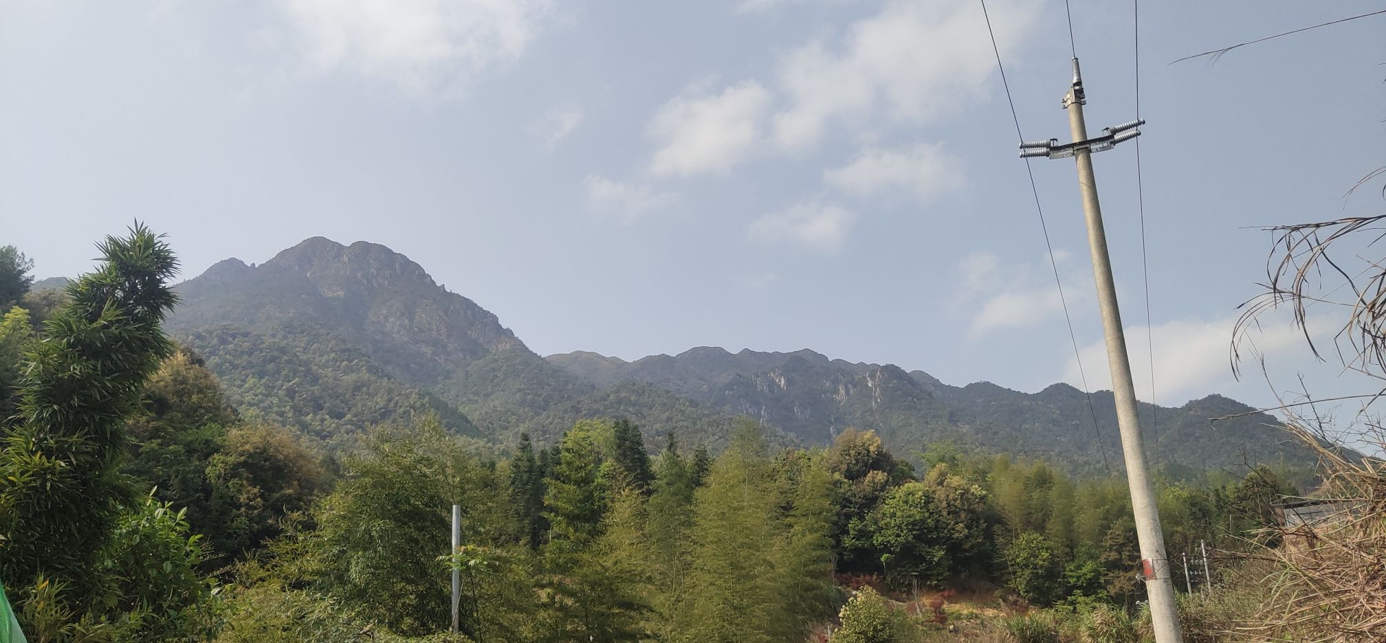 龙斗峰陨石坑旅行图片 2