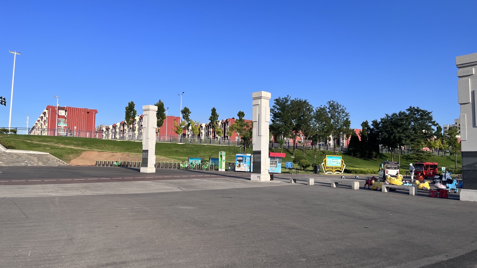 龙腾广场旅行图片 3