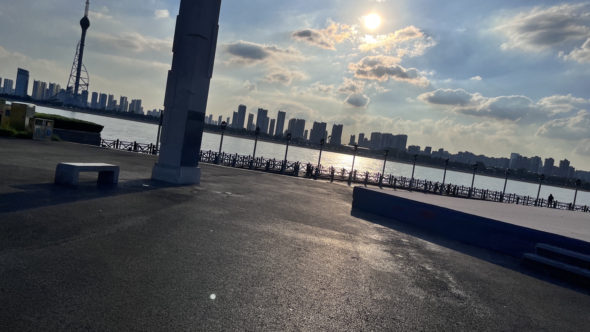 龙腾广场旅行图片 2