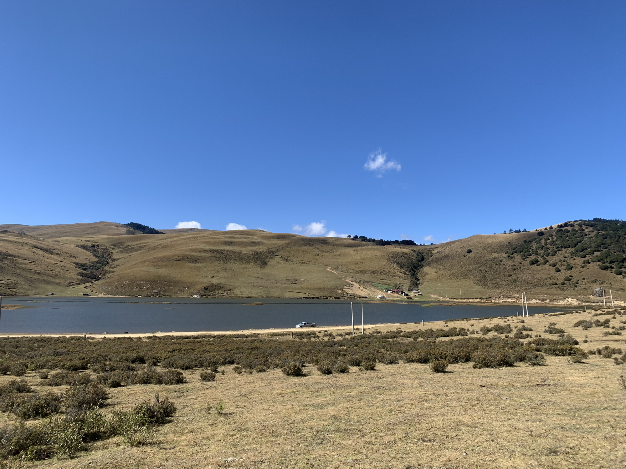 香格里拉湖旅行图片 1