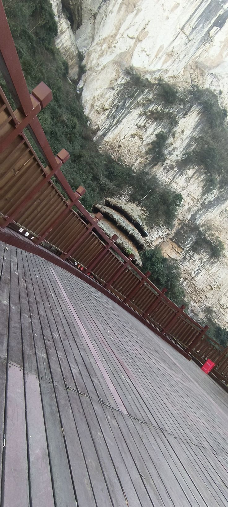 月照养生谷-景区双洞网红桥