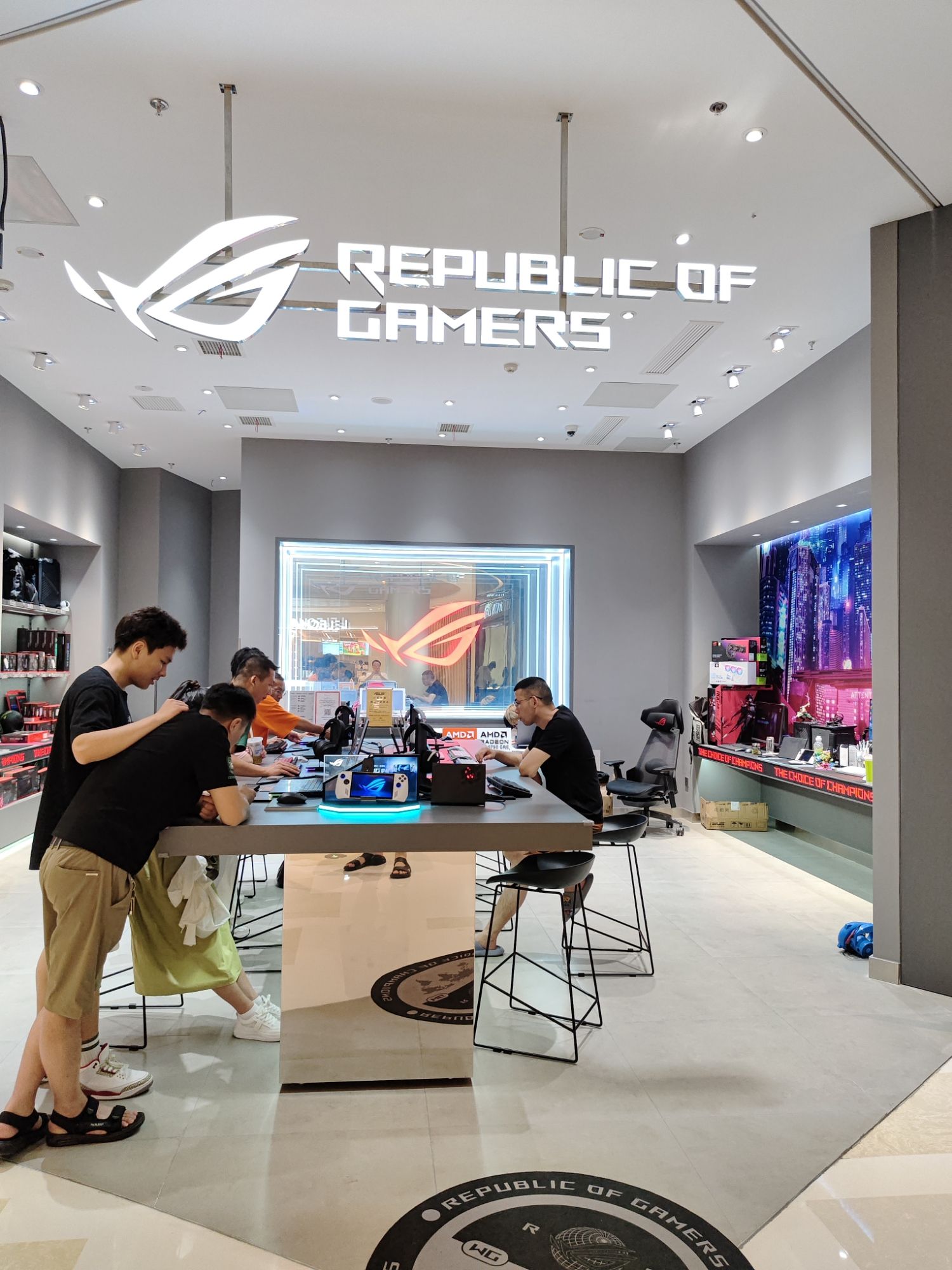 ROG玩家国度(宁波万象汇店)