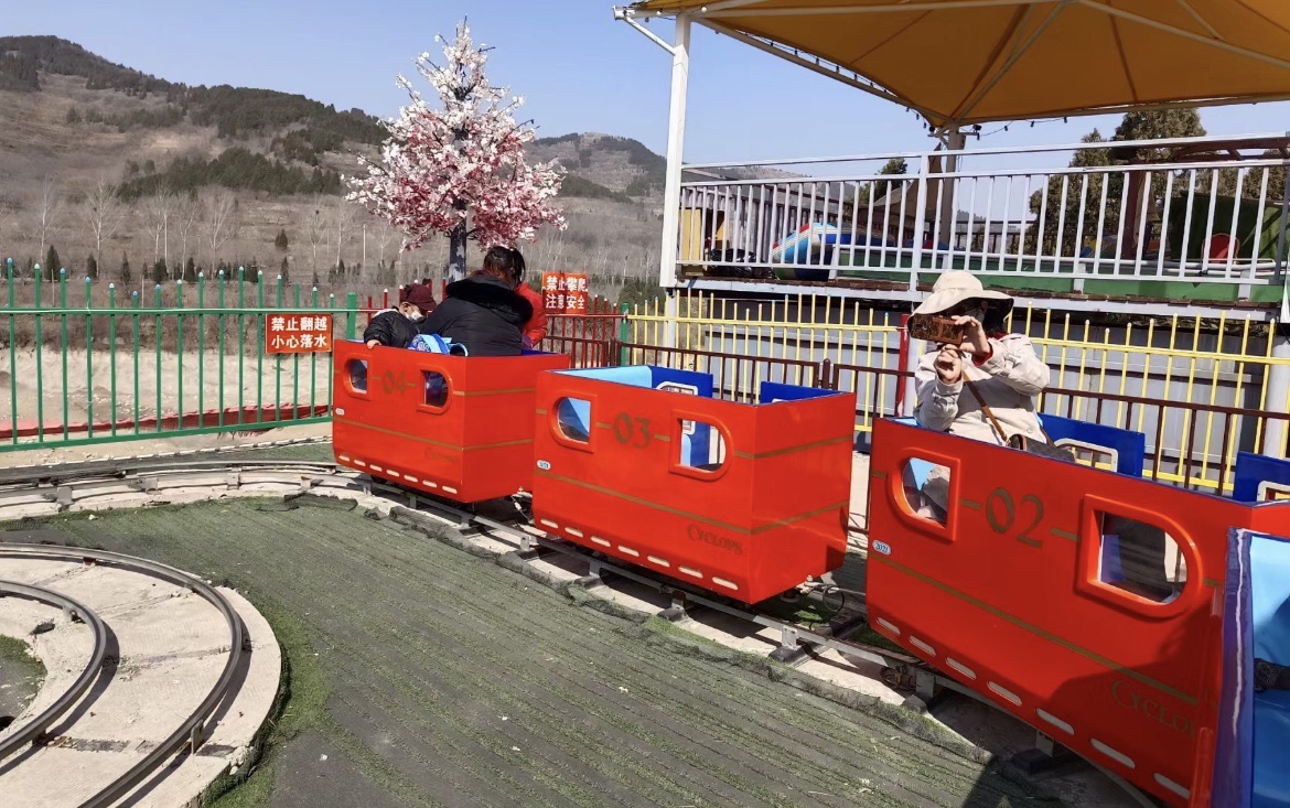 孩子的小镇旅行图片 1
