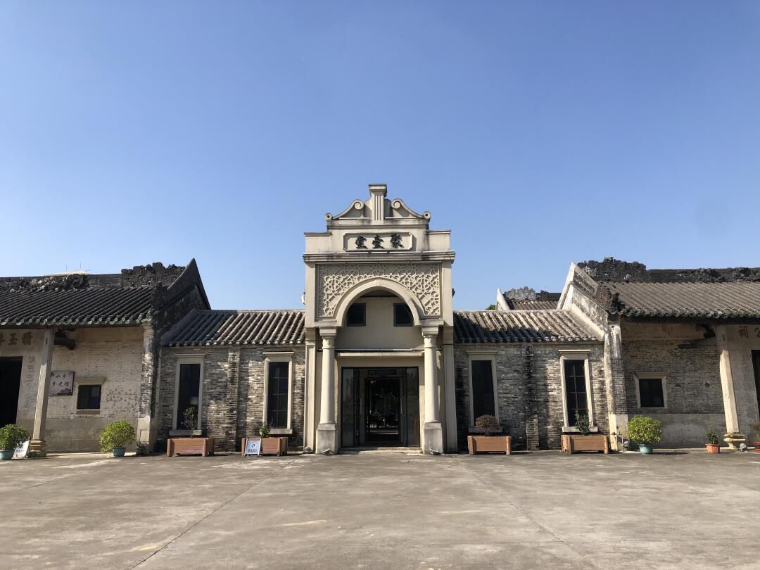 草坪里旅行图片 2
