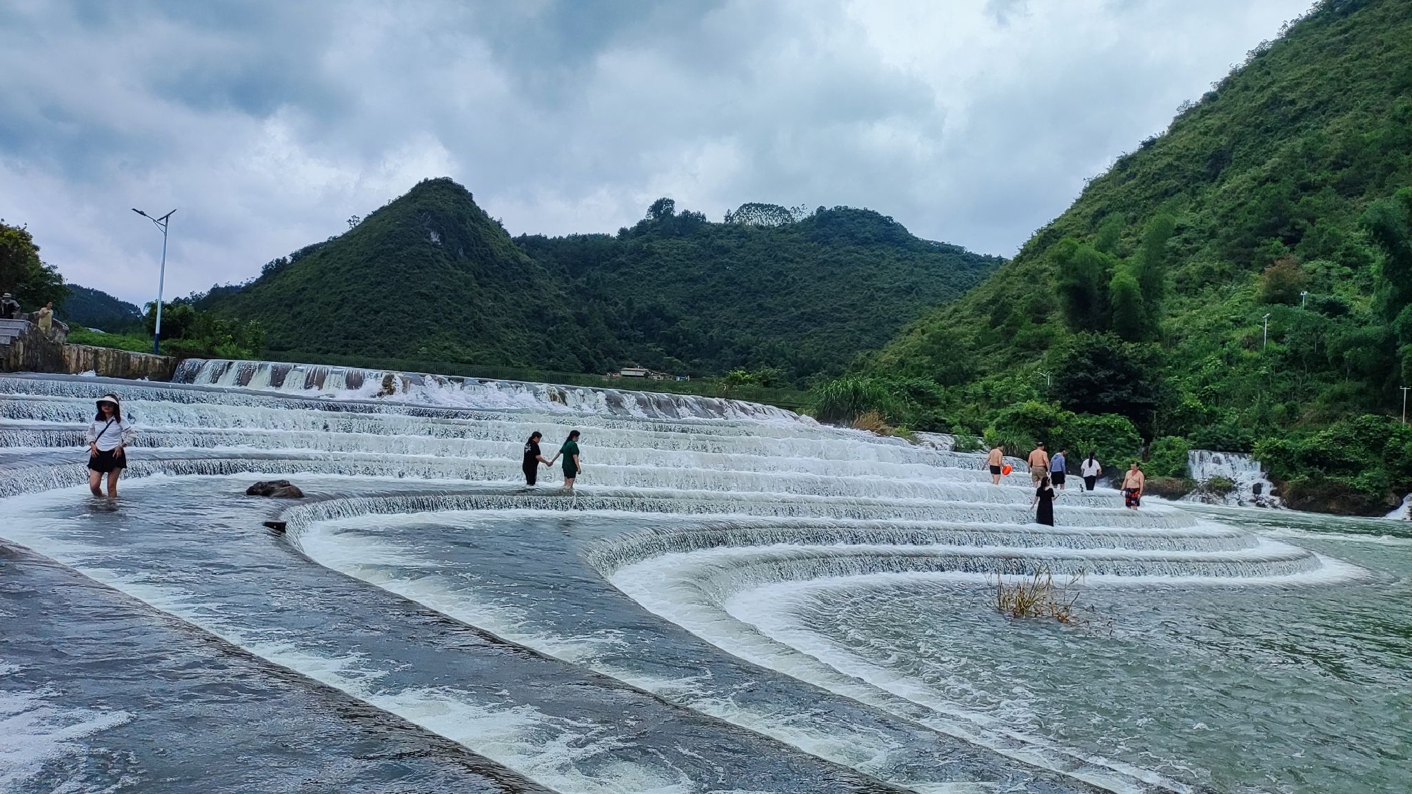 九浪花瀑布风景区旅行图片 1