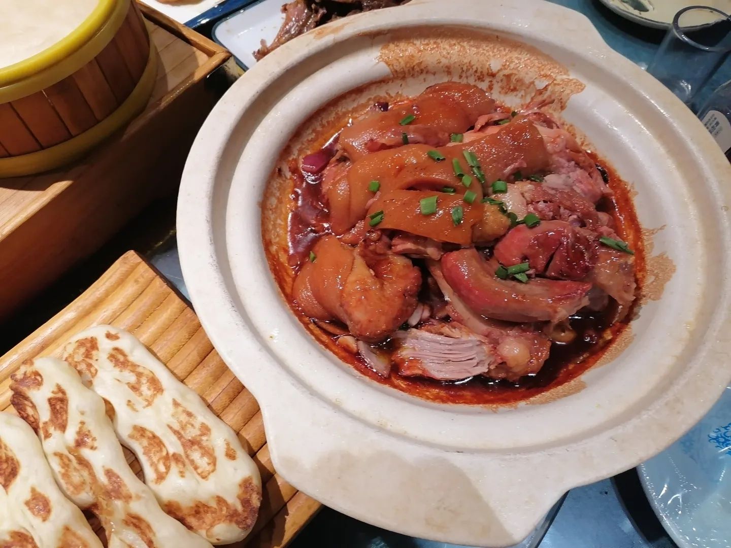 老字号烤鸭中餐厅(安智小区店)