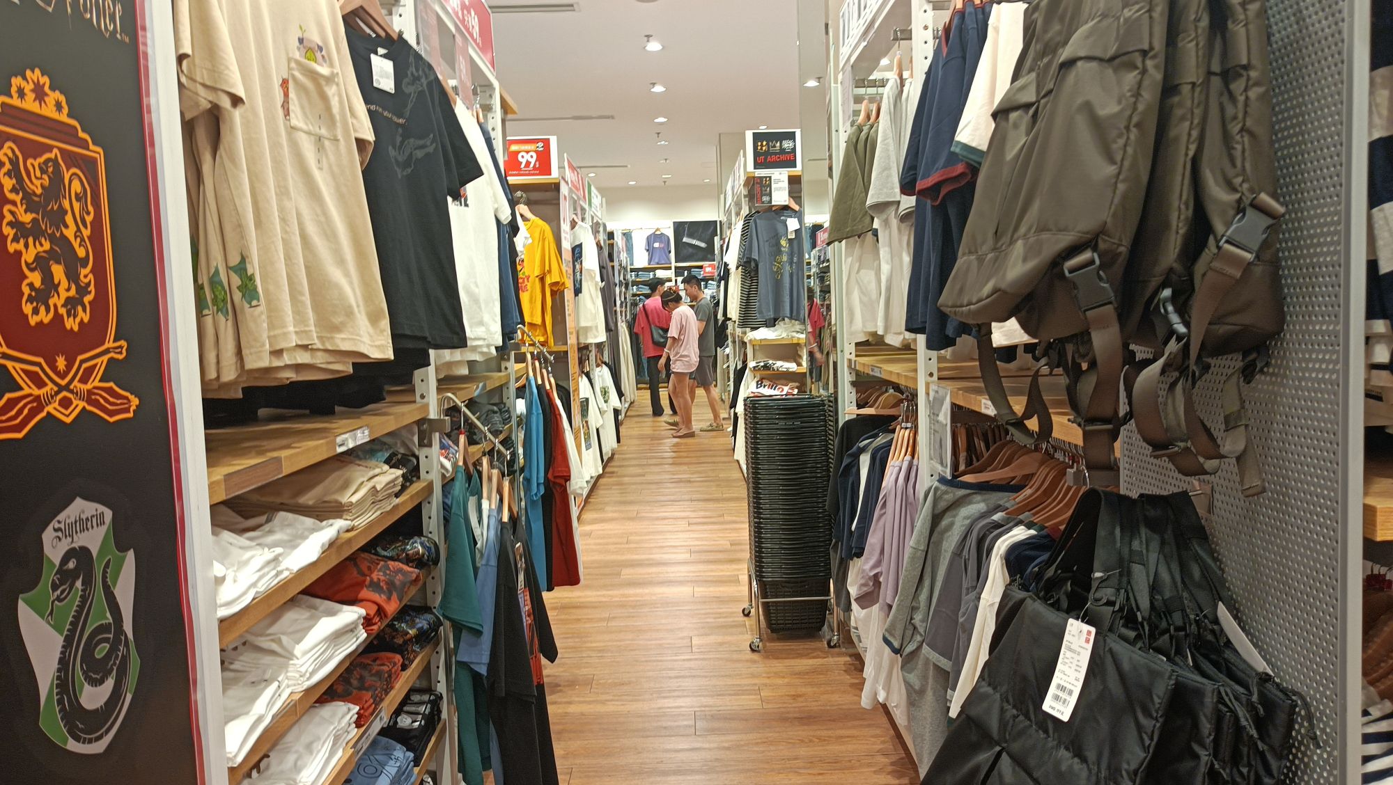 优衣库(南充王府井广场店)