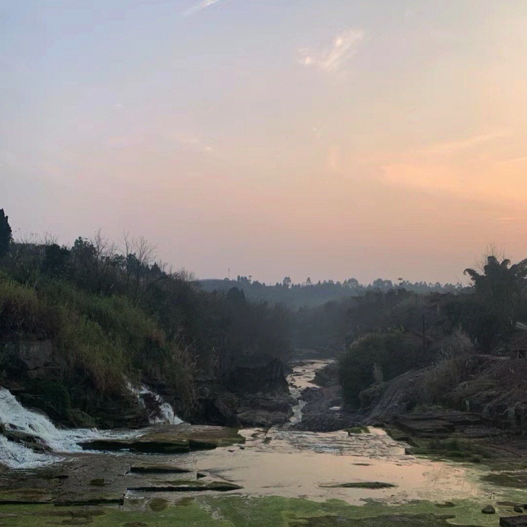 陡坎瀑布旅行图片 1