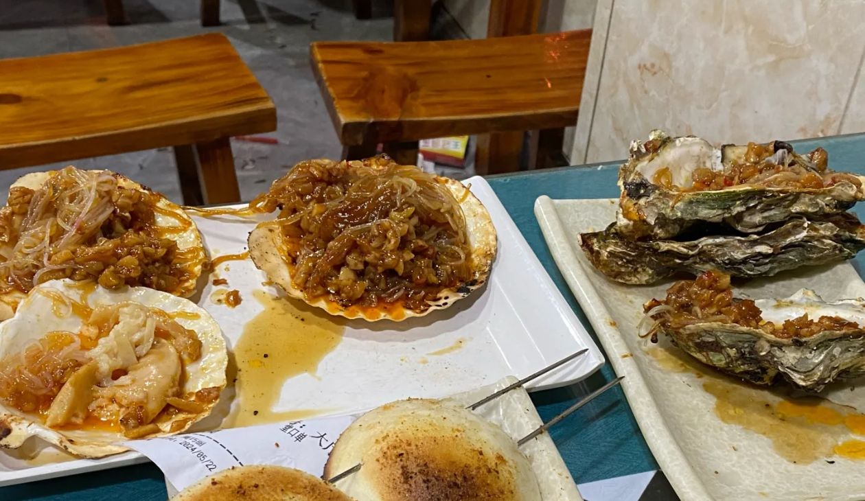 晓辉烧烤美食城(燎原新都店)内部环境