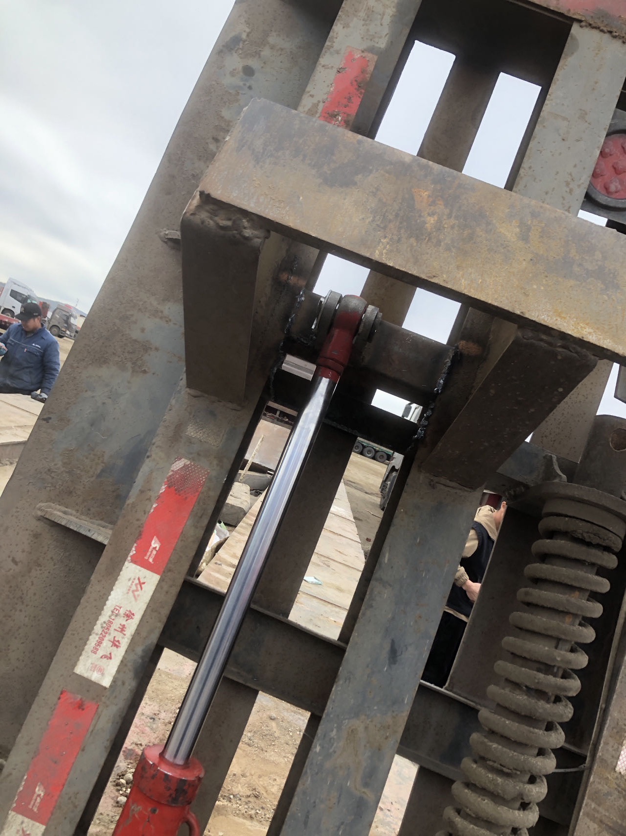 俊丽电气焊修理(原砖厂小王)