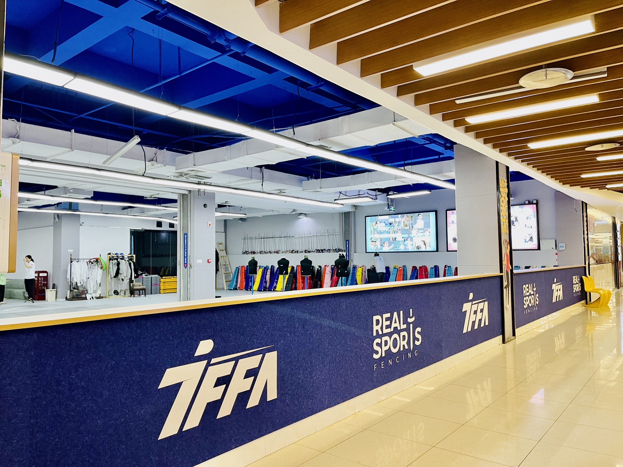 场地封面-芮欧体育(省体店)