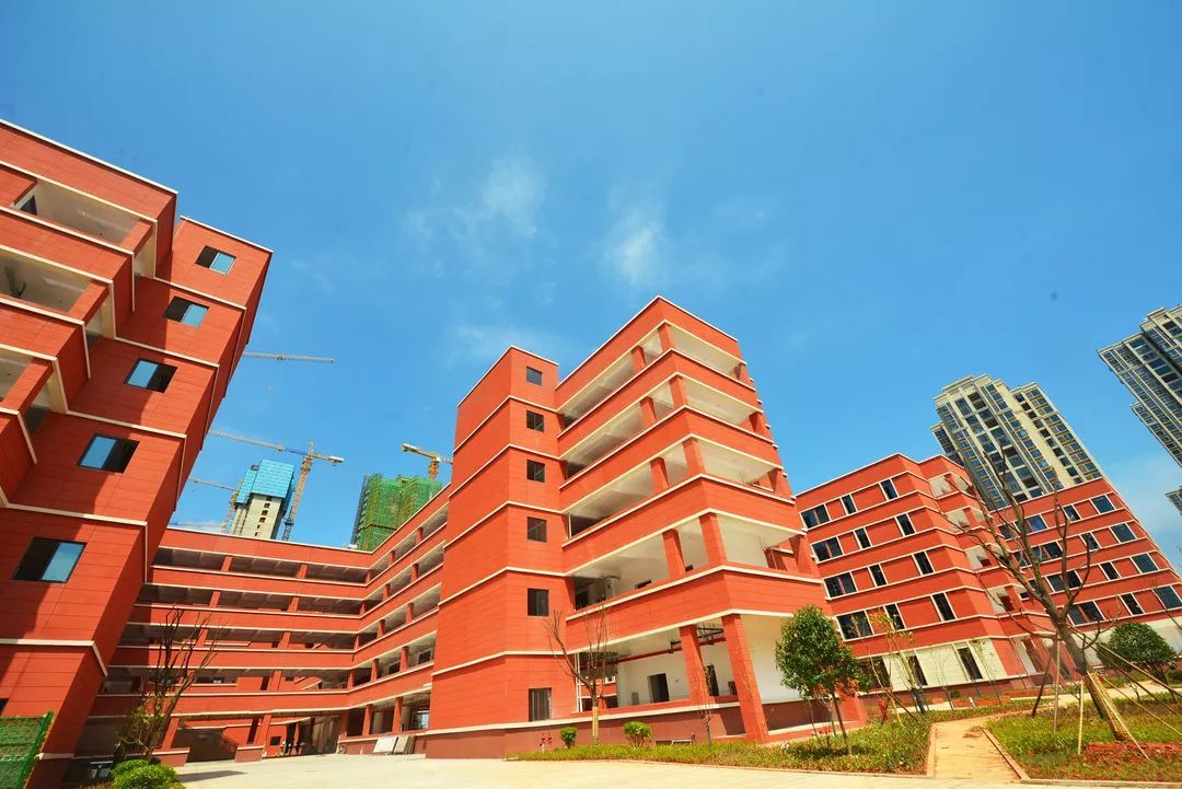 株洲市天元区菱溪中学