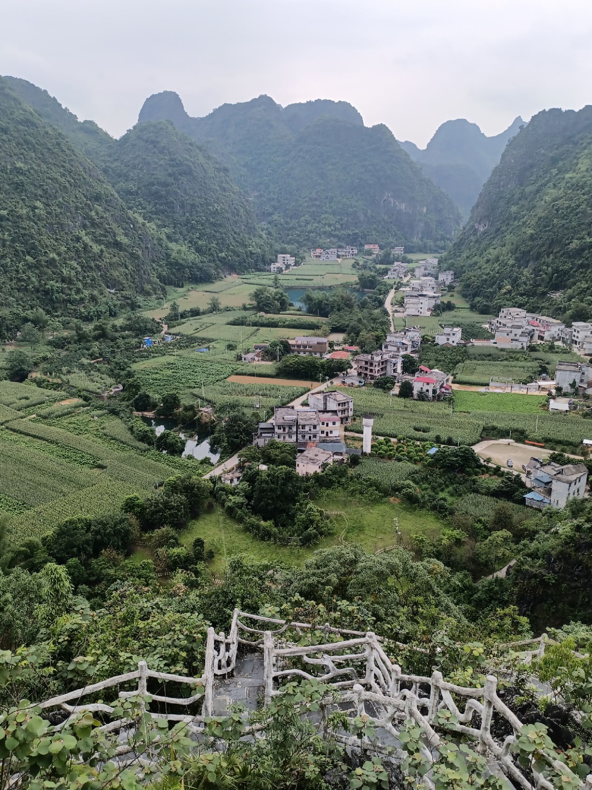 桃花水母天窗群景区旅行图片 1