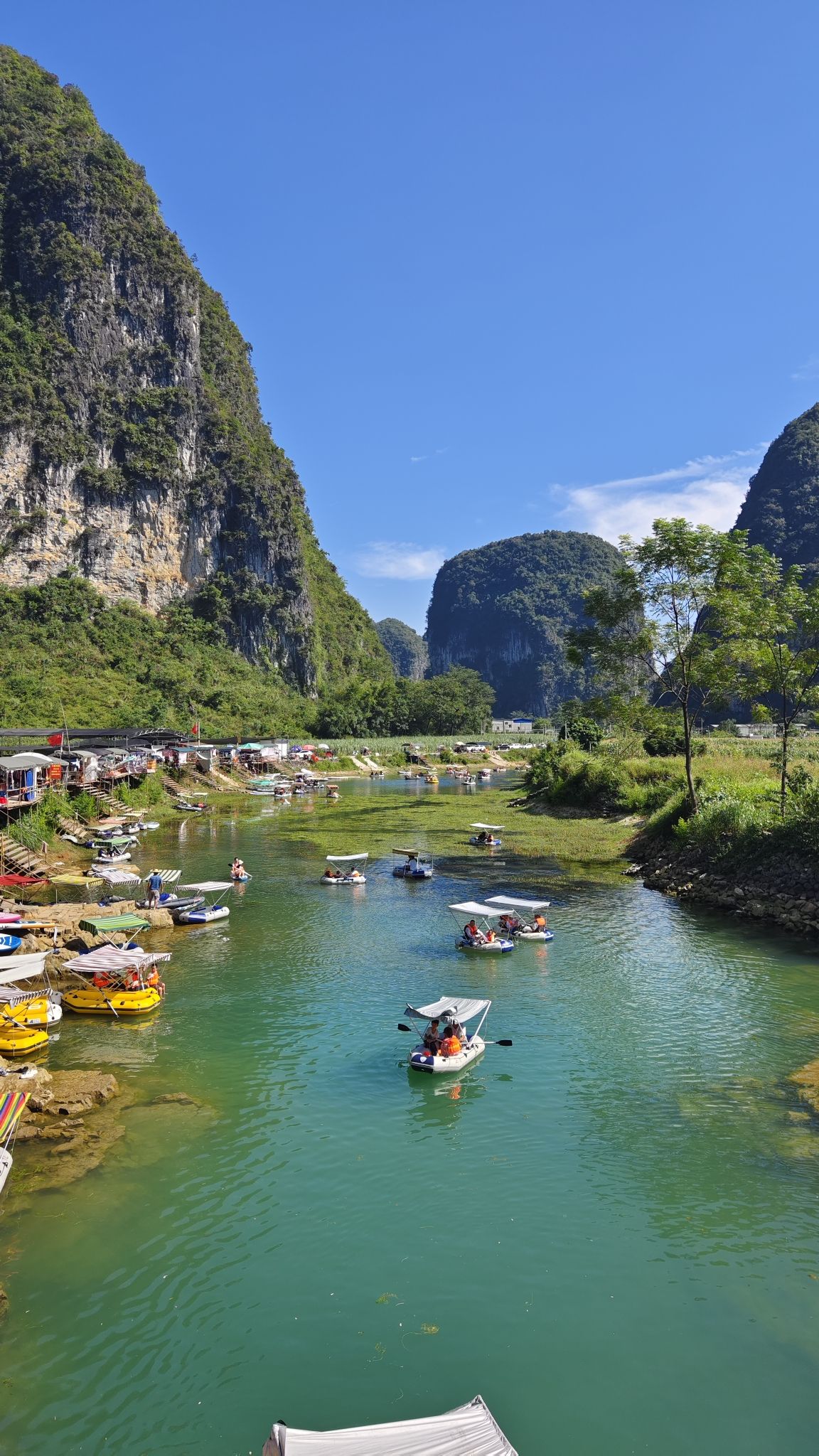 桃花水母天窗群景区