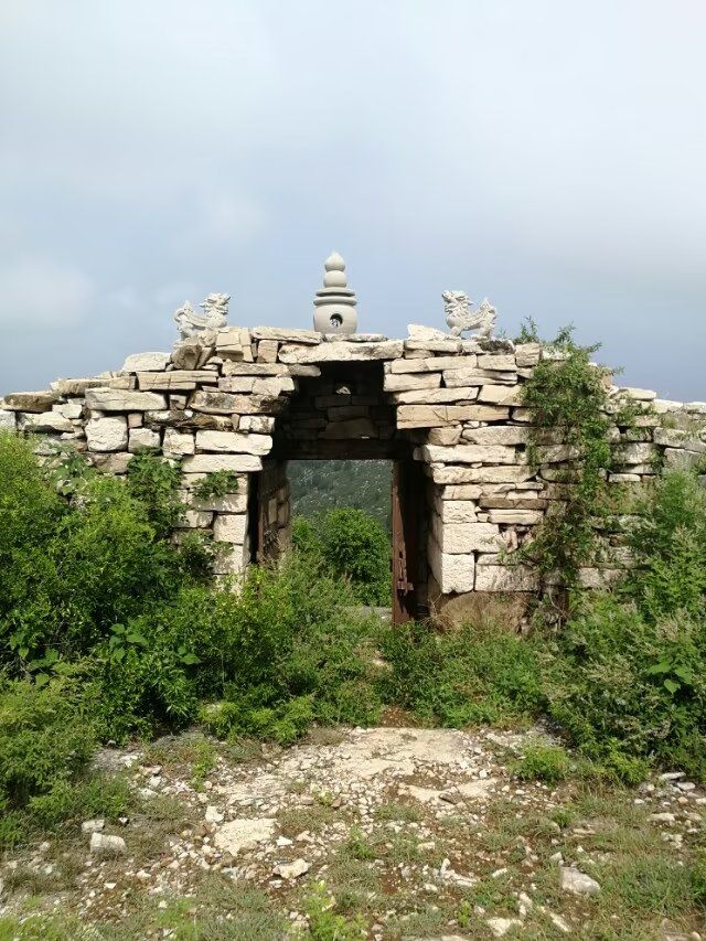 石坞洞山山寨遗址旅行图片 2