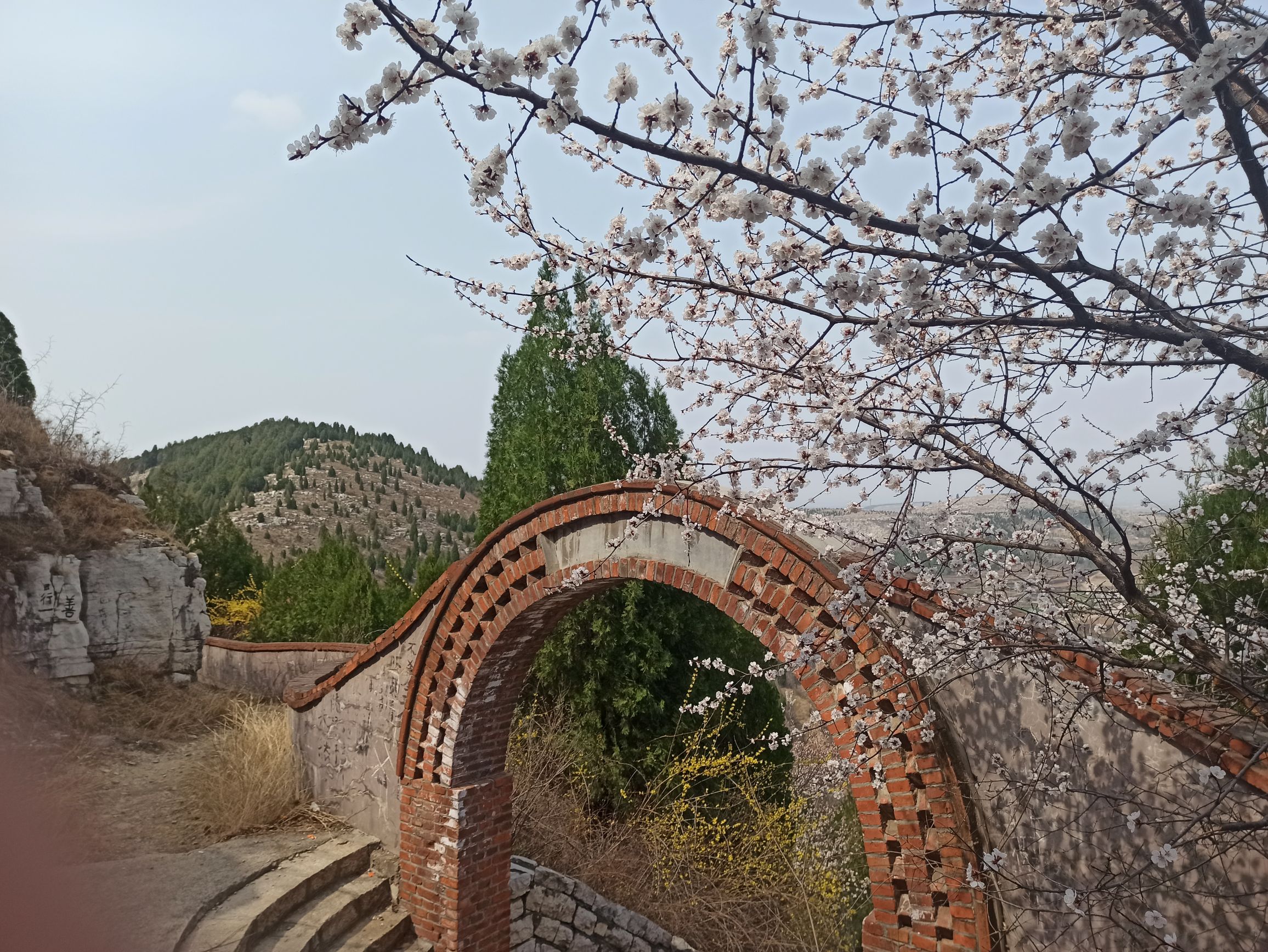 石坞洞山山寨遗址旅行图片 1